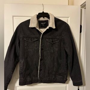 Sunrise Kingdom Men's Black Denim Jacket with Sherpa Lining Size M